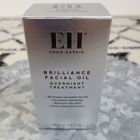 ⭐️40% Off⭐️ EH Emma Hardie Brilliance Facial Oil - Picture 5 of 12